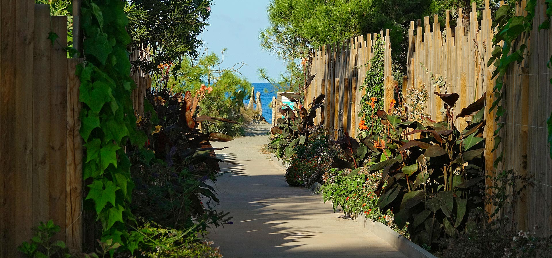 Camping san damiano acces plage mer mediterranee principal village 3 fleuri